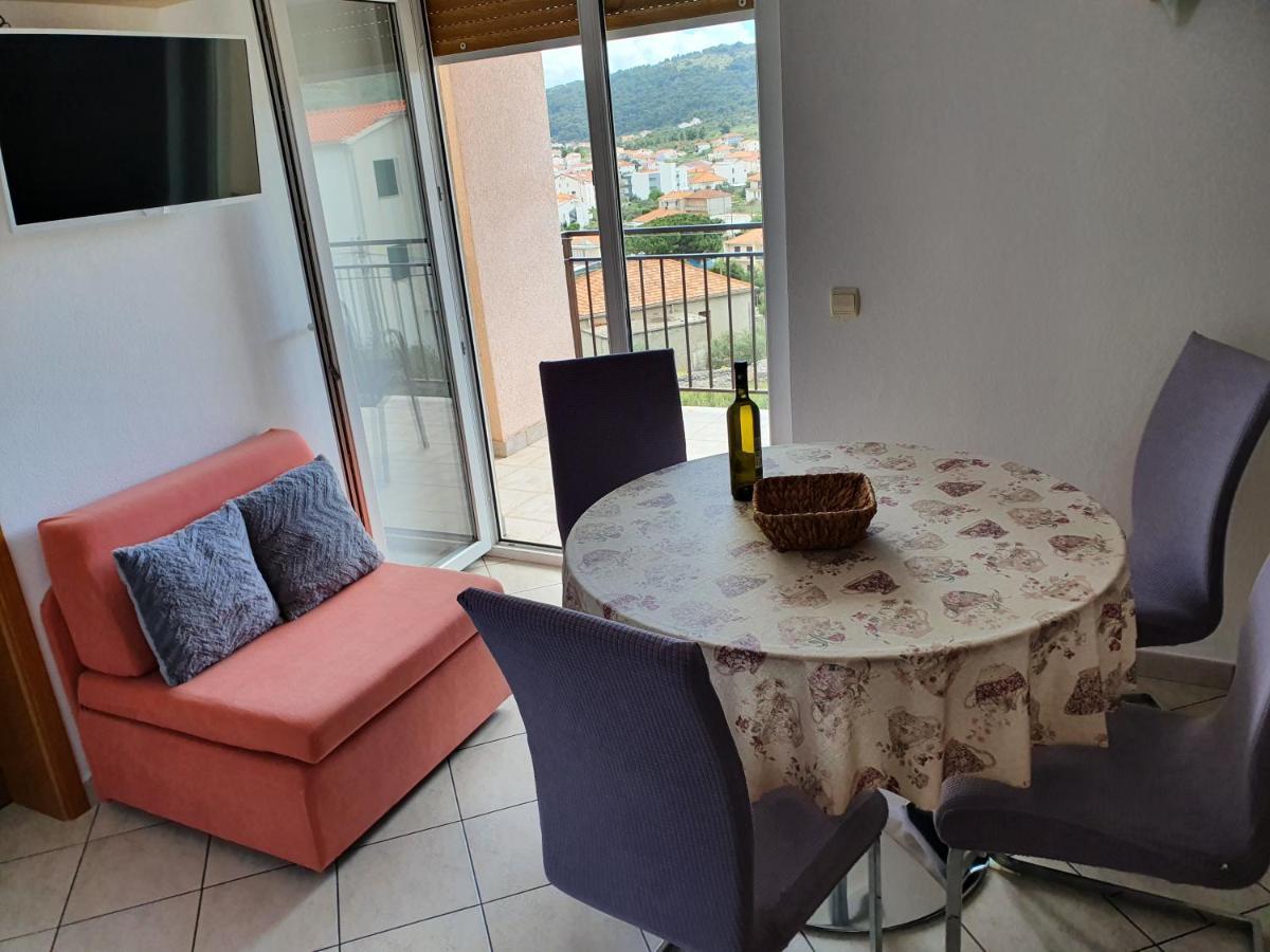 Apartments Jelica สลาทิเน ภายนอก รูปภาพ