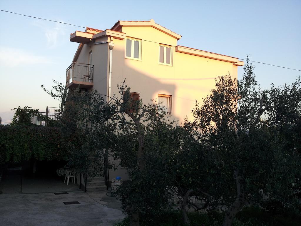Apartments Jelica สลาทิเน ภายนอก รูปภาพ